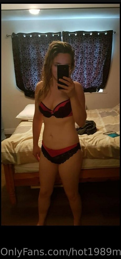 hot1989mom only fans leaks