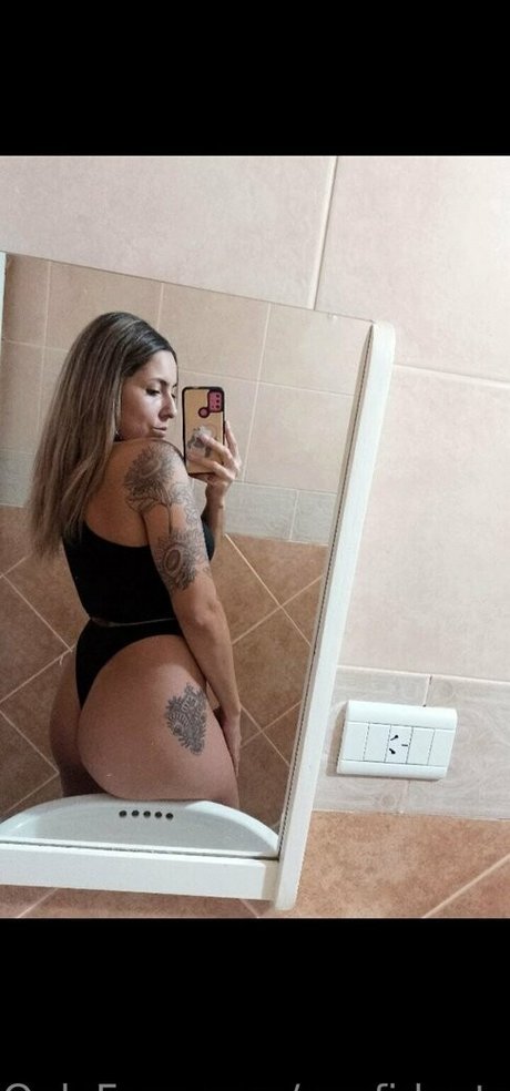 confidantsarah Profile pic