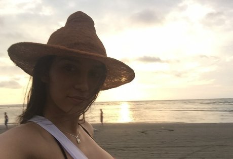 Abie Smith onlyfans leaked pics