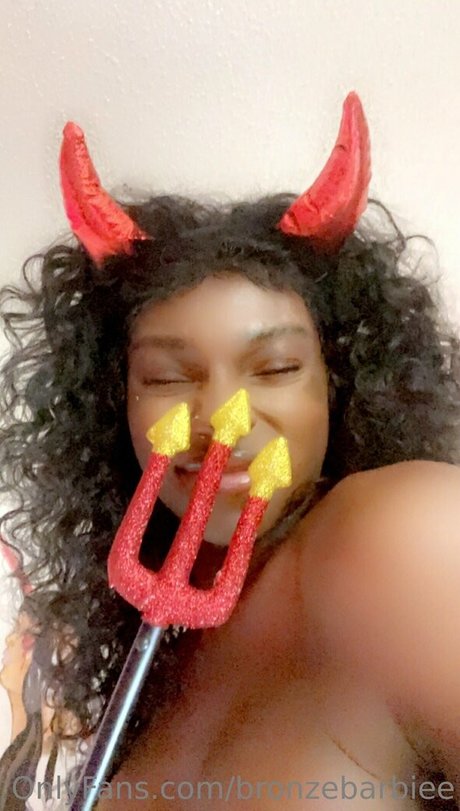 bronzebarbiee onlyfans naked