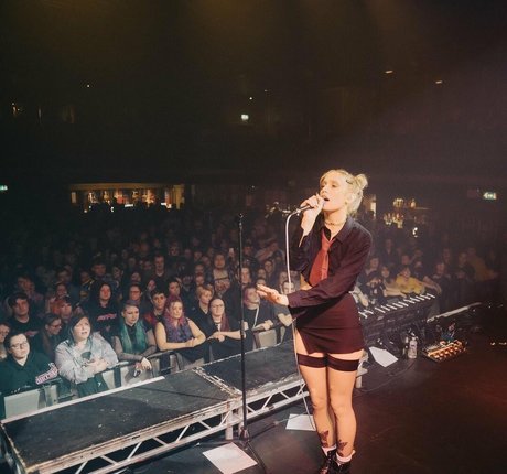 Lizzy Farrall naked onlyfans leaks