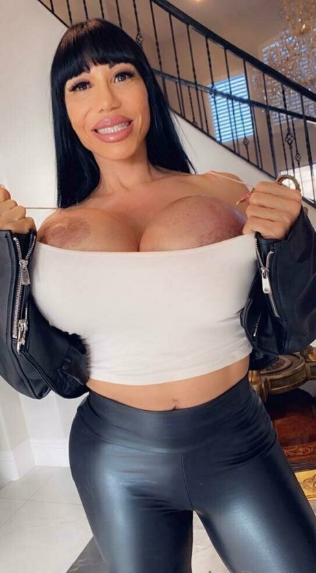 avadevine Profile pic