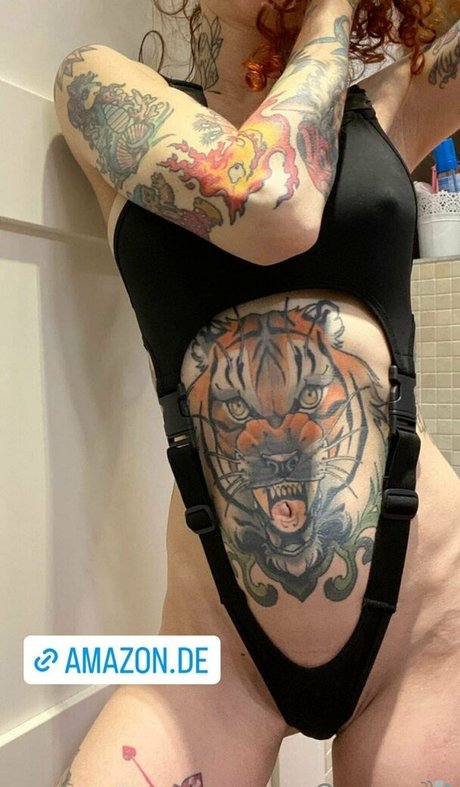 queenbitch1998 onlyfans nude leaks