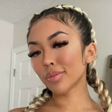 Irene Kaia onlyfans strip tease