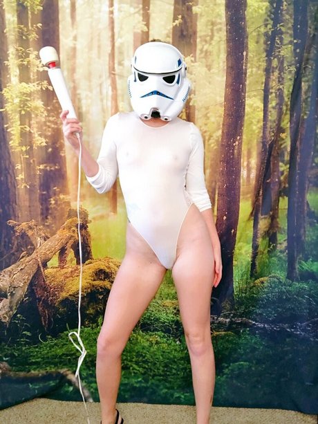 lilyevansmfc onlyfans strip tease