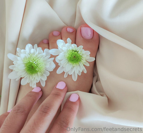 feetandsecrets only fans pics