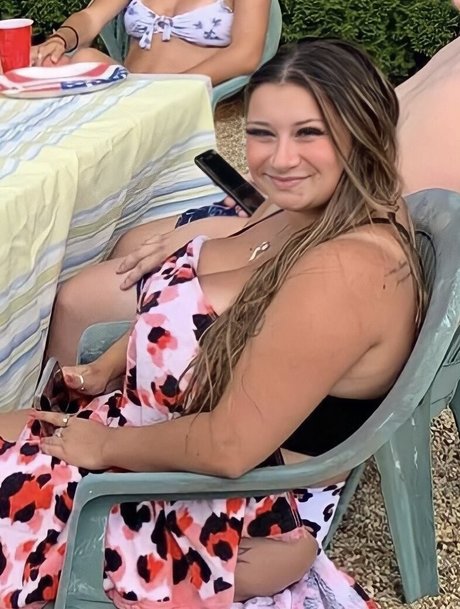 Lauren Risotti onlyfans leake