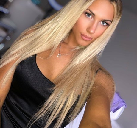 Dezmin Schubel onlyfans leaked photos