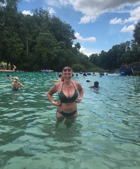 Raelyne Summeier nude onlyfans leak