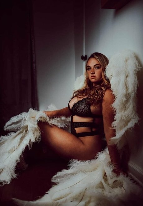 Raelyne Summeier onlyfans pics nude