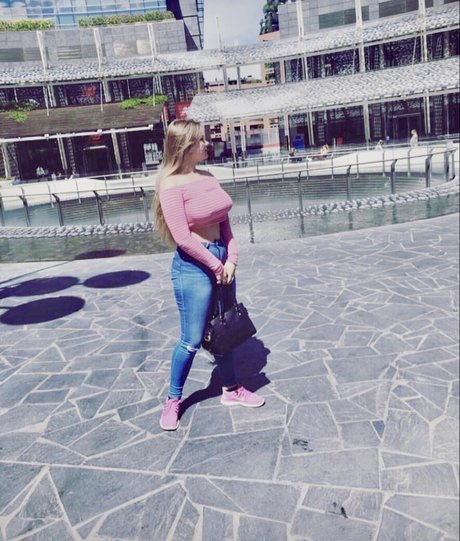 Anastasia Ticus onlyfans model photo