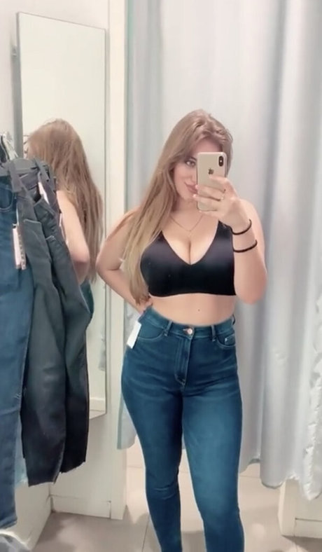 Anastasia Ticus onlyfans posts