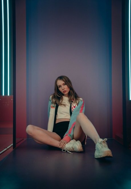 Apollolol only fans photos