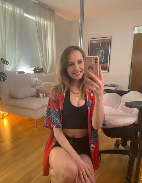 Apollolol sex onlyfans