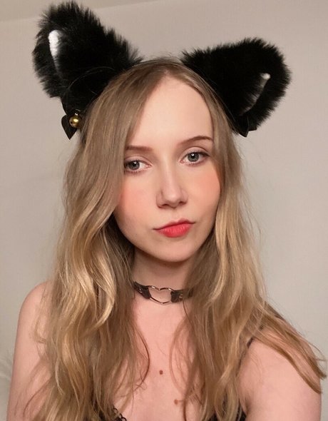 Apollolol desnuda onlyfans