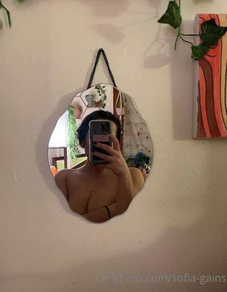 sofia gains Profile pic