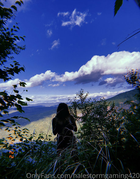 halestormgaming420 onlyfans post