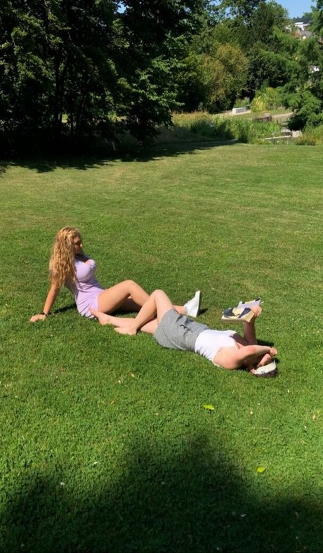 meakelena onlyfans model images