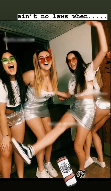 meakelena onlyfans nsfw