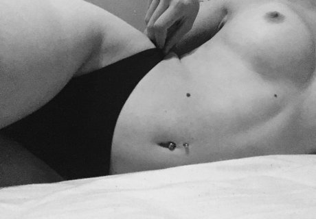 Yasmin Barnes onlyfans content type