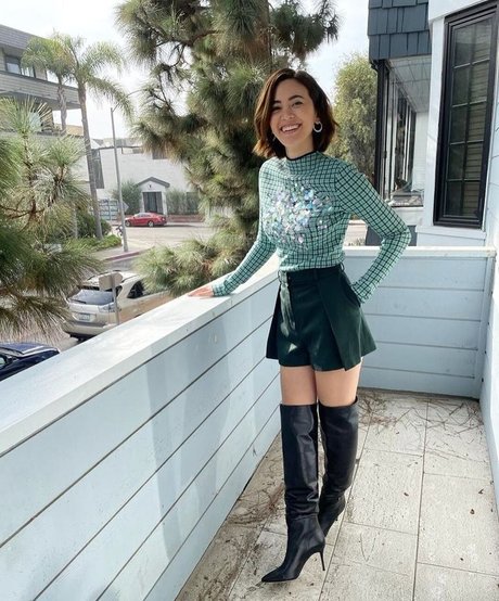 Jessica Yu Li Henwick onlyfans pics