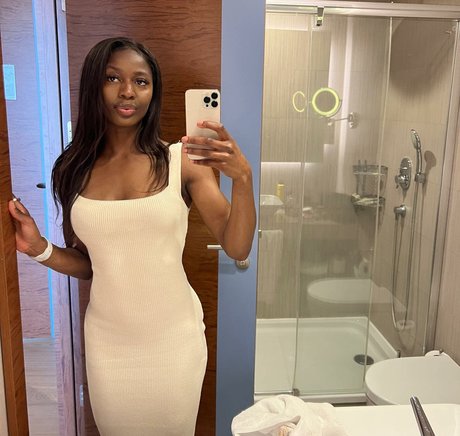 Khaddi Sagnia only fans leaks