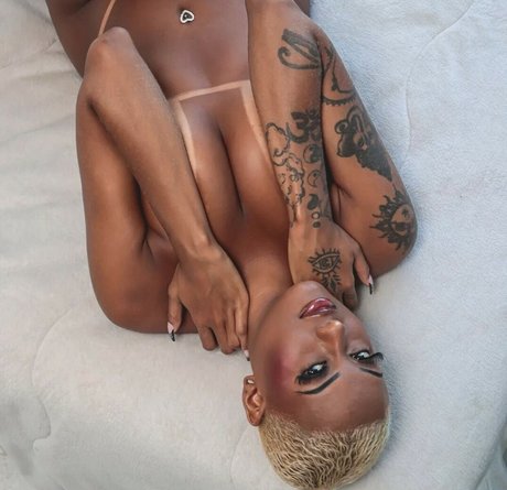 BlackLavi only fans leak nude