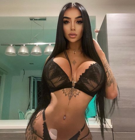 Sara Luna onlyfans leaks