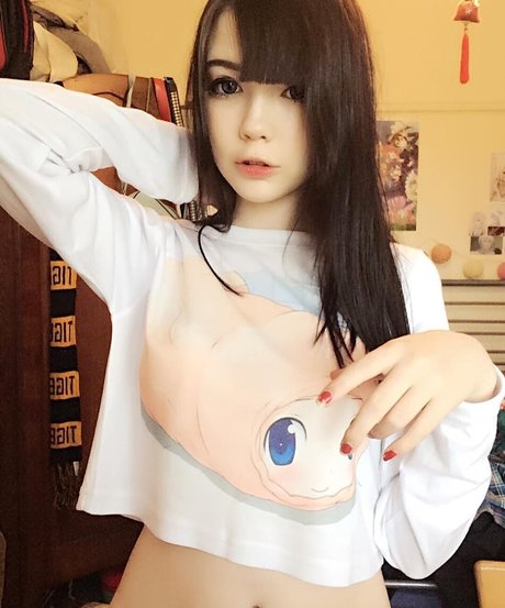 Tsuruko The Alien strip onlyfans