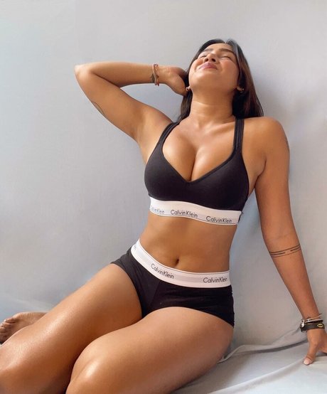 Sofia Ansari pics onlyfans