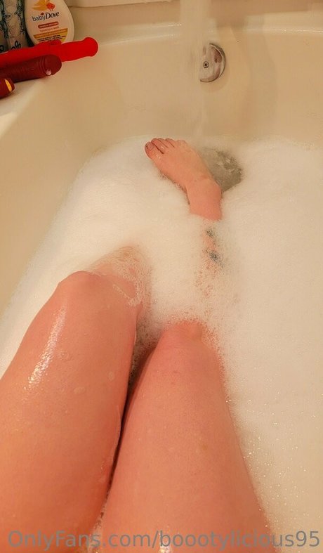 boootylicious95 naked onlyfans leaks