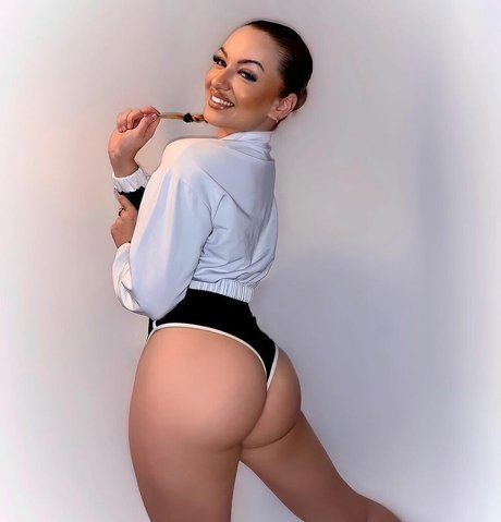 Alina Malyk onlyfans creator