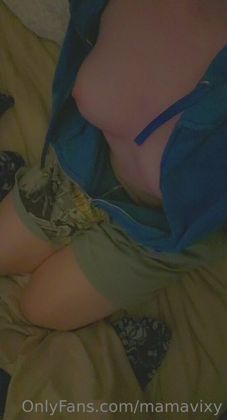 mamavixy onlyfans leaked tits