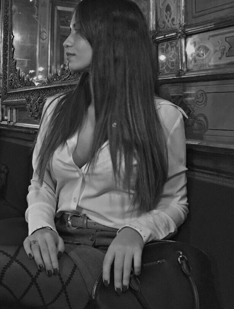 Demi Aggelopoulou onlyfans post