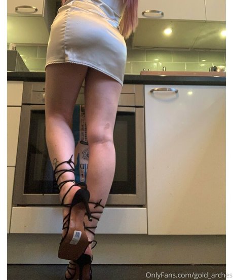 solesofgolduk nude on onlyfans