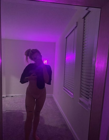 daniiof topless onlyfans