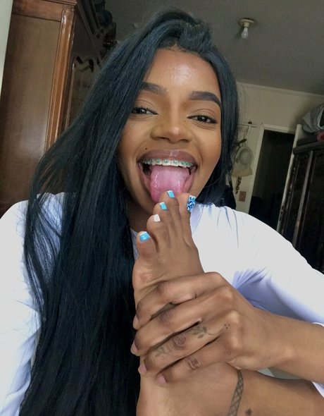 paivaqueenfeet hot onlyfans