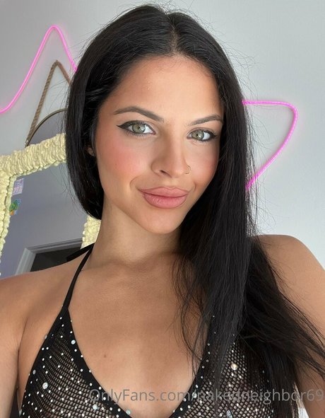 kendrathomas18 onlyfans striptease