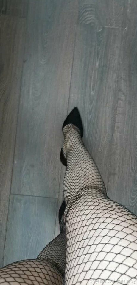 yanajuicy naked only fans