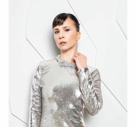 Aylin Tezel fans only