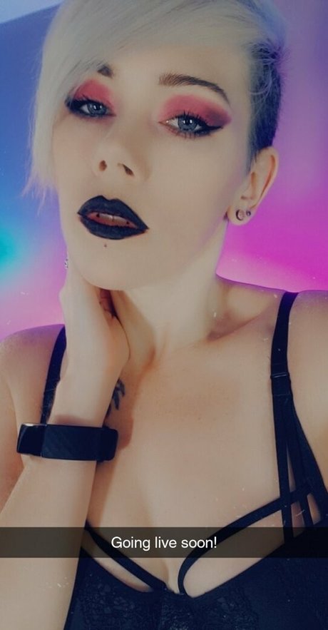 fatalgothfree onlyfans strip tease