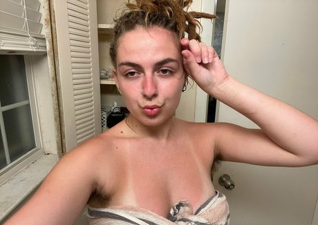 rainbowxhippiiiee onlyfans pics nude