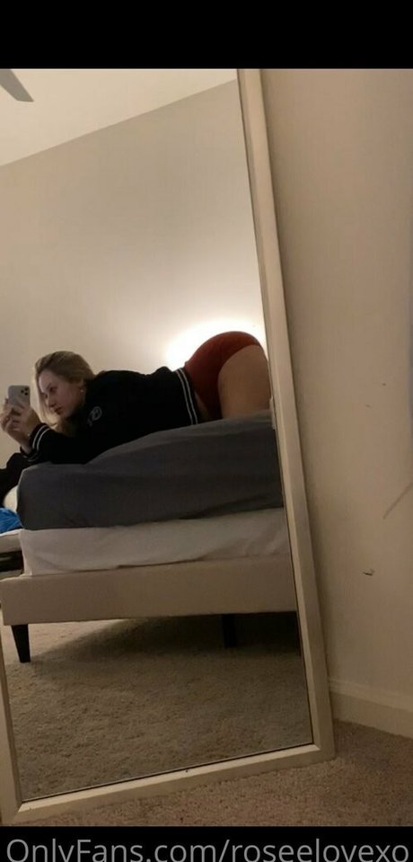 roseelovexo nude onlyfans leak
