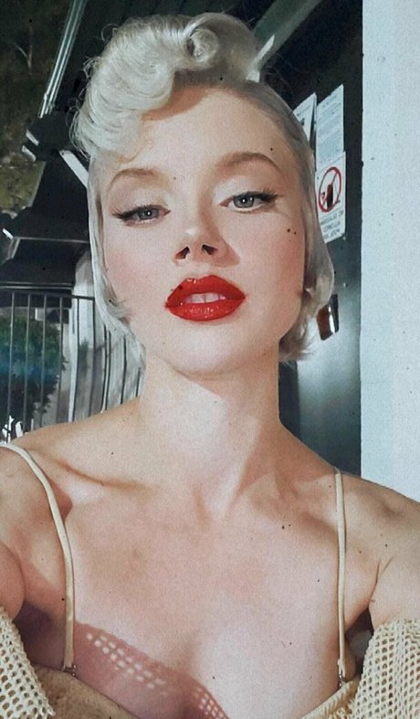 officiallymosh onlyfans naked