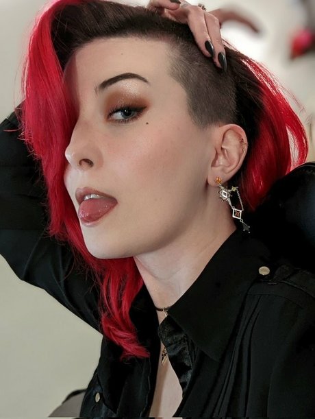 MajestyRedQueen leaked only fans porn