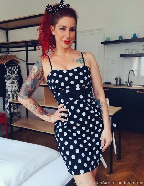 larraphoenix naked onlyfans pics