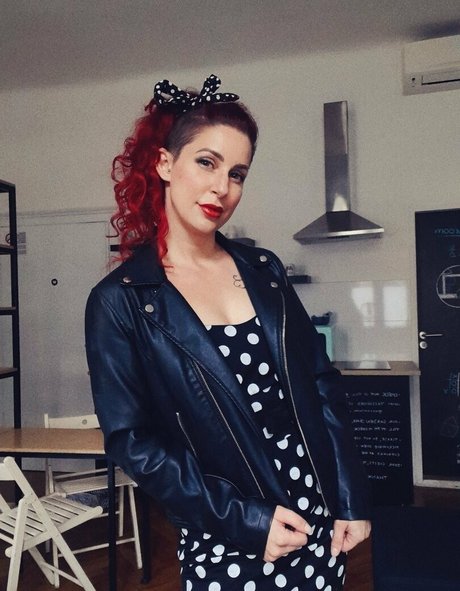 larraphoenix boobs onlyfans