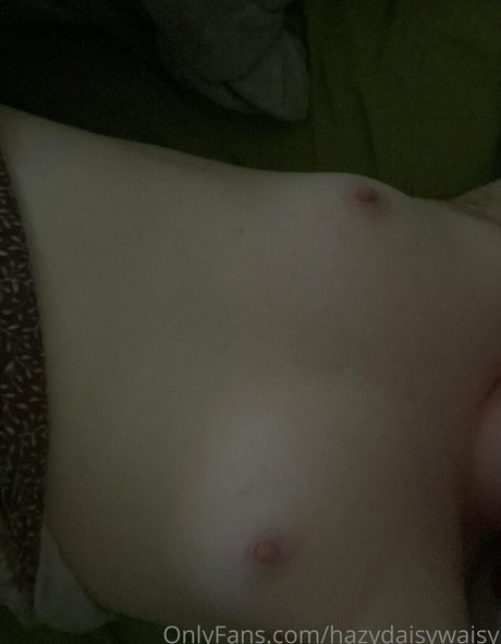 hazydaisywaisy onlyfans pics