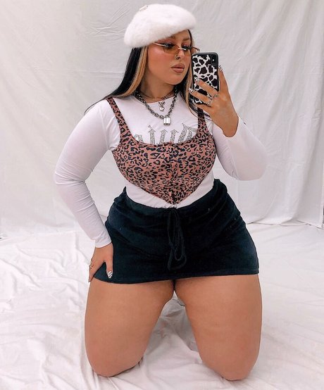 Holly Marston onlyfans nide