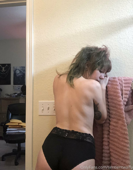 sentientwaifu only fans leaked porn